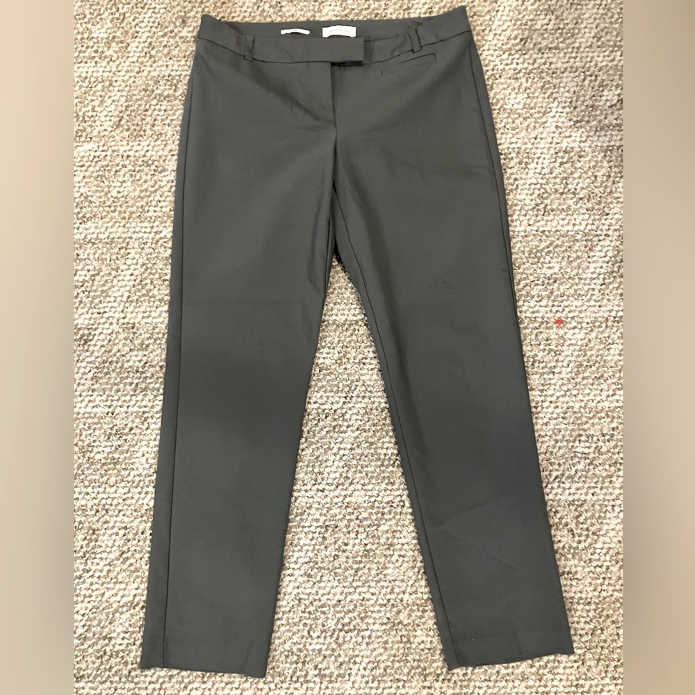 Van Heusen women’s gray sz 6 ankle dress pants